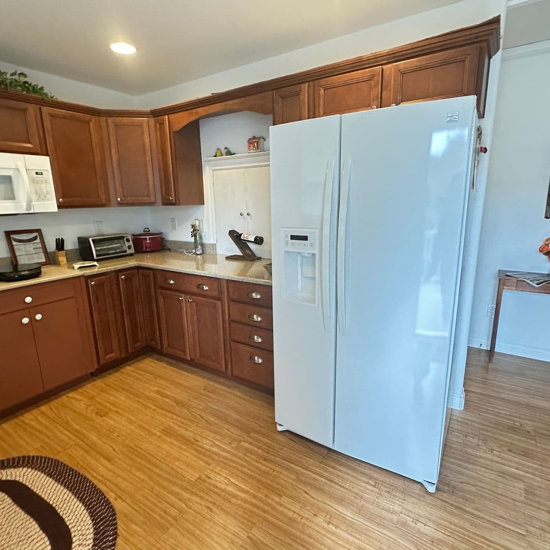 Jacksonville House: 380 N 4th St