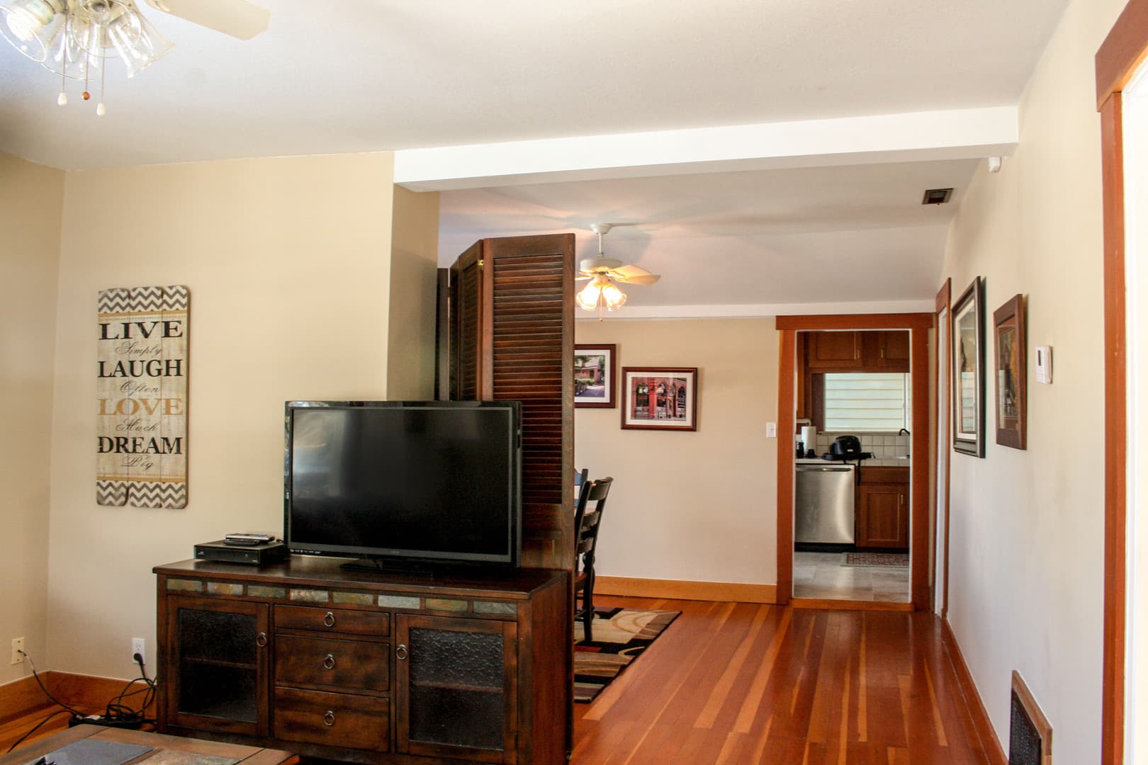 Jacksonville House: 525 South 3rd Street
