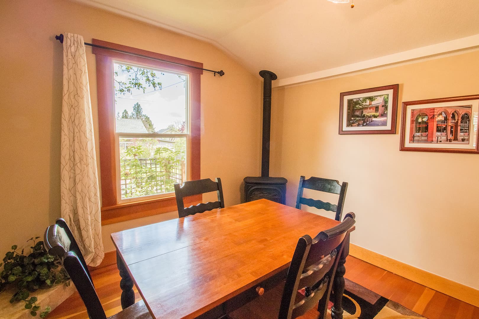 Jacksonville House: 525 South 3rd Street