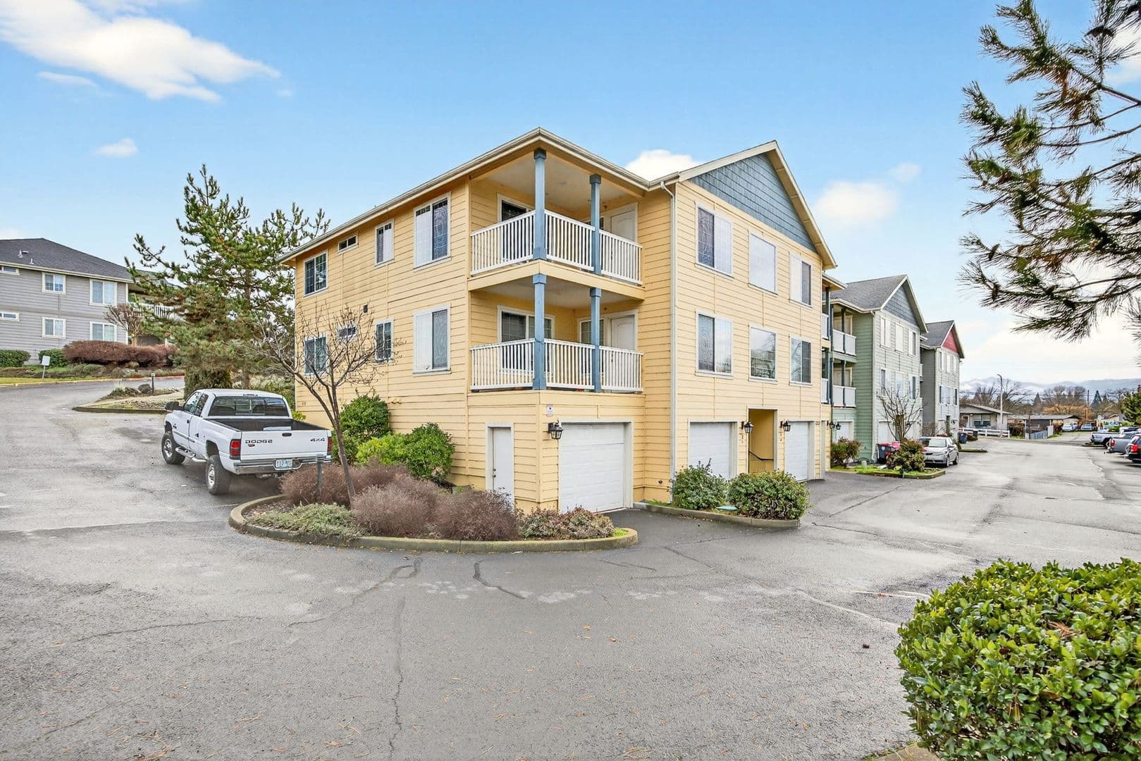 Medford House: 2529 Corona #C