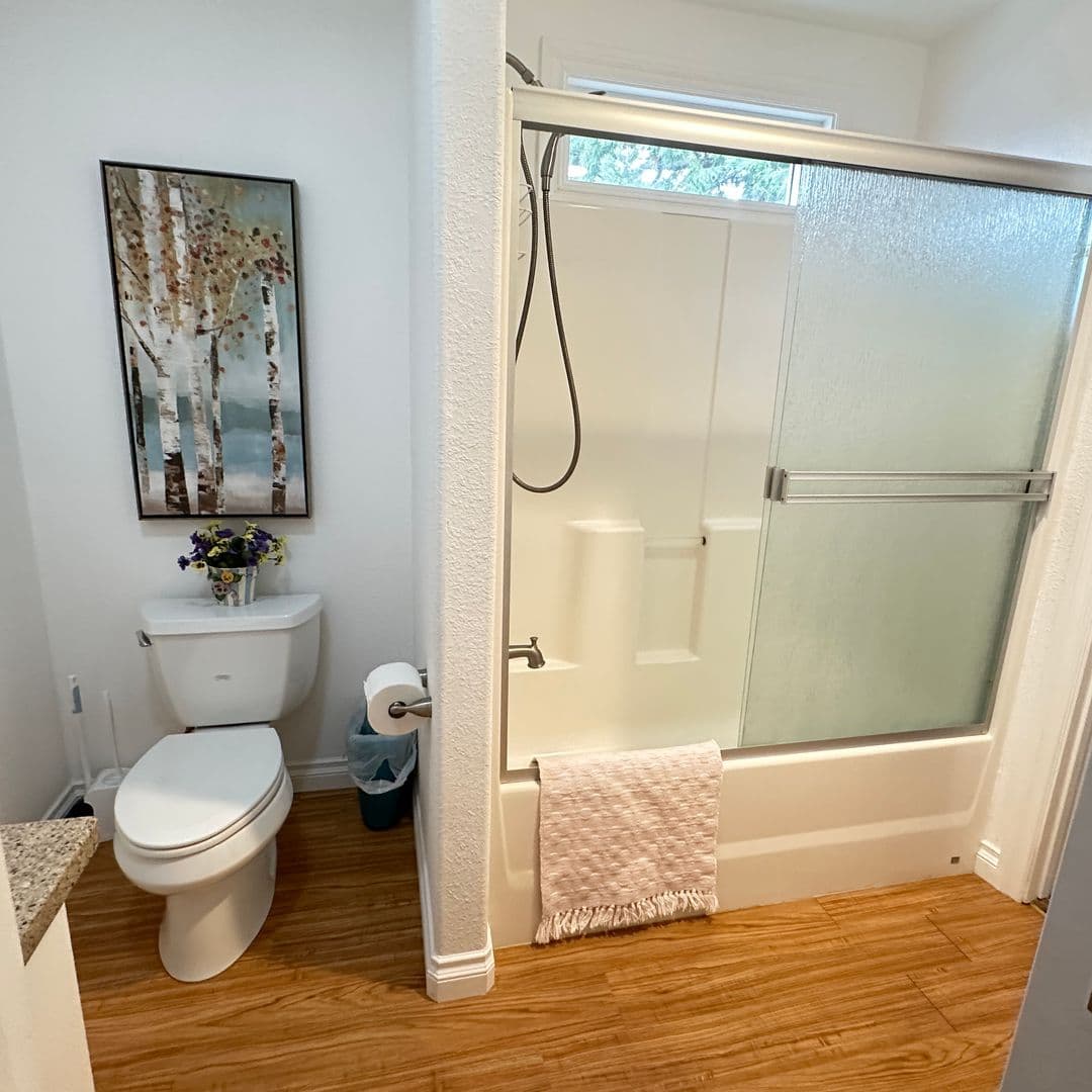 Jacksonville House: 380 N 4th St