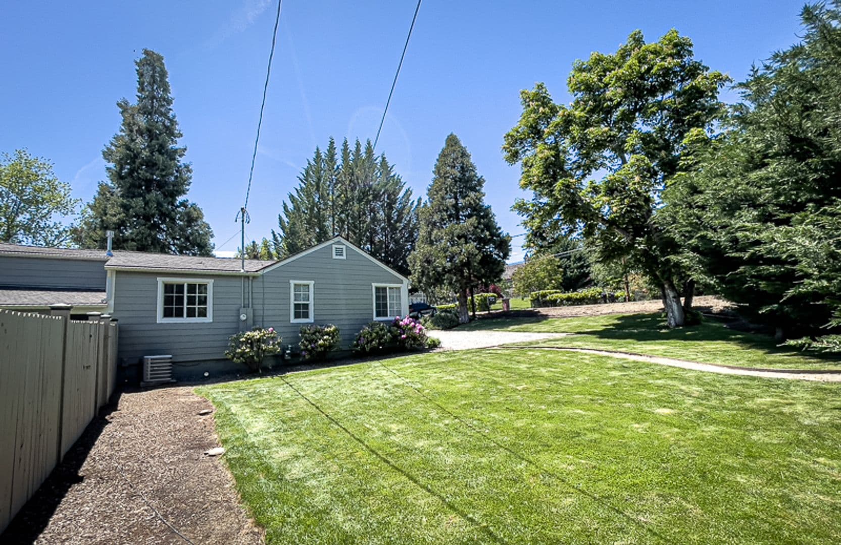 Jacksonville House: 660 N Oregon Street