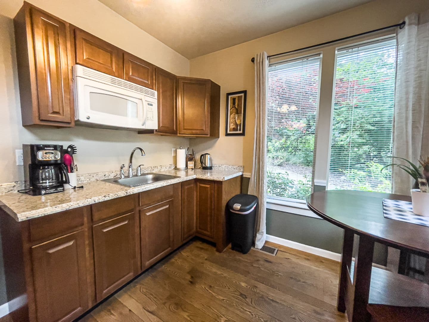 Jacksonville House: 180 E F Street