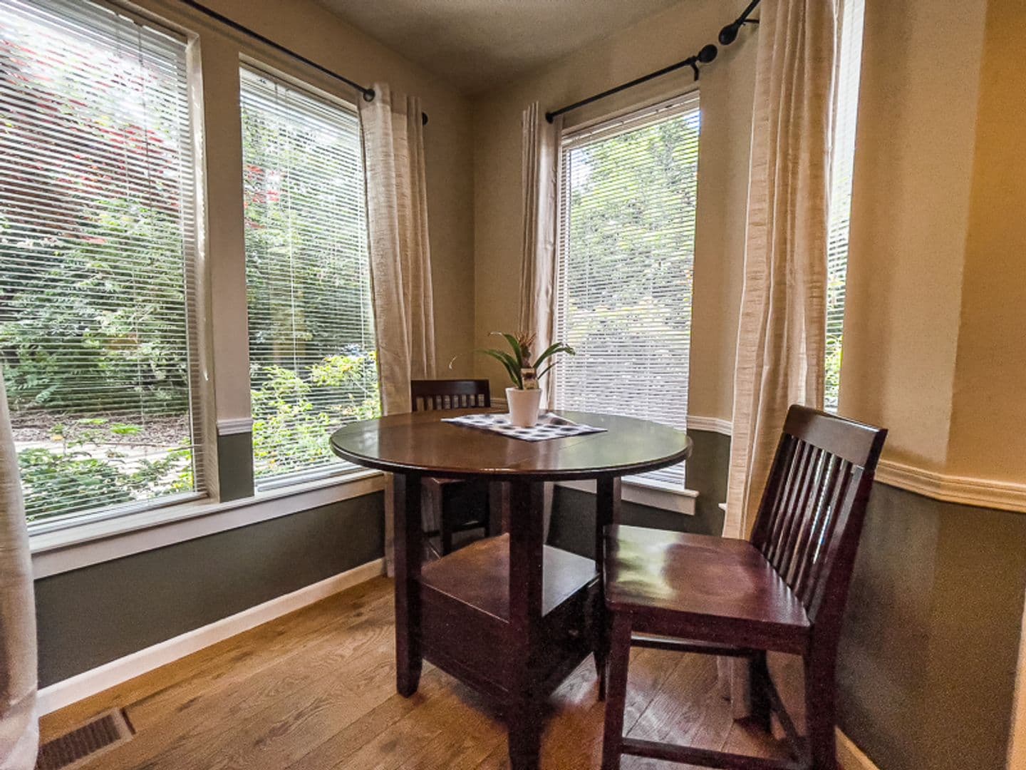 Jacksonville House: 180 E F Street
