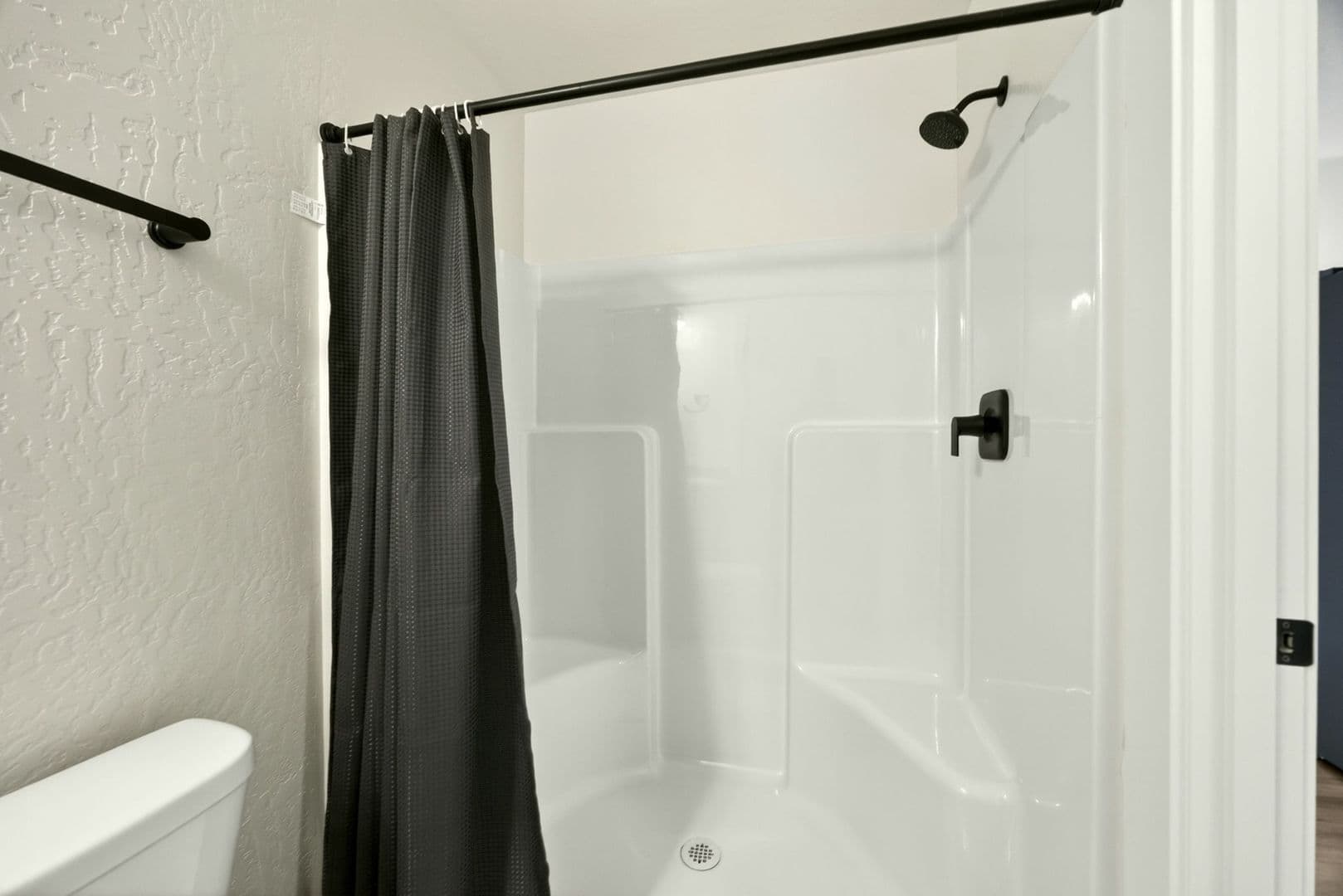 Jacksonville House: 530 G St #4