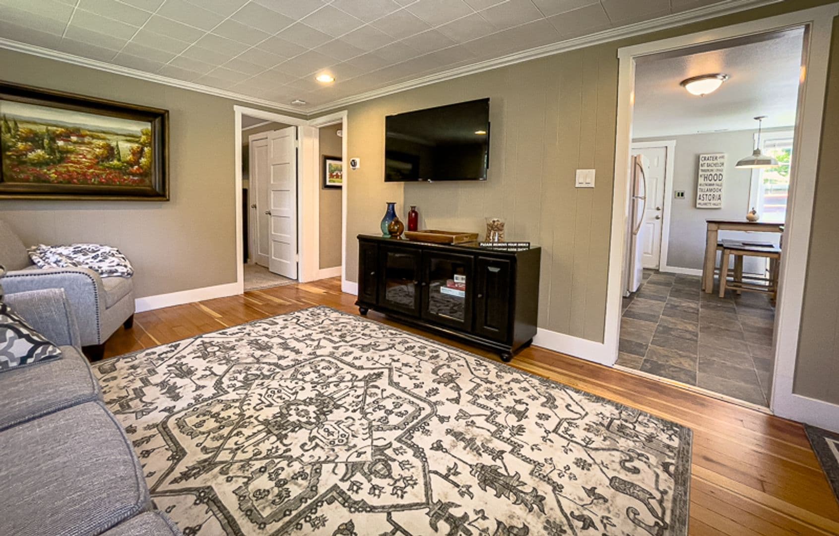 Jacksonville House: 660 N Oregon Street