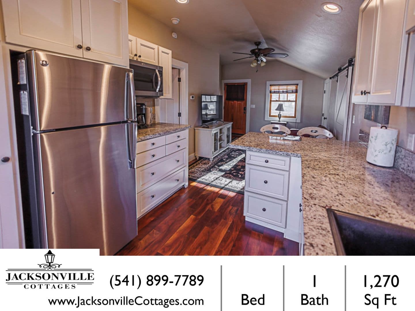 Jacksonville House: 375B S 4th Street