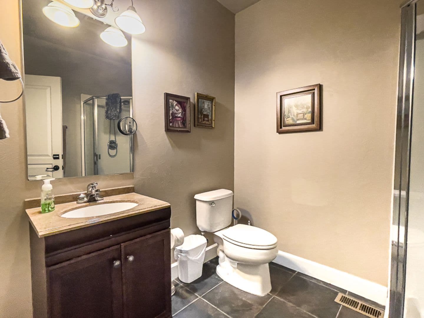 Jacksonville House: 180 E F Street