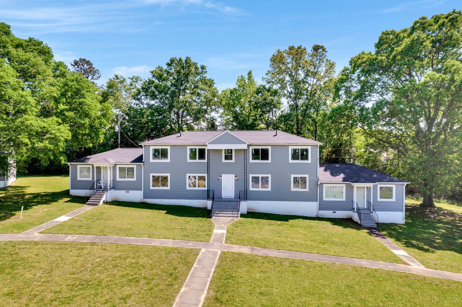 Birmingham House: 1045B 57th Street