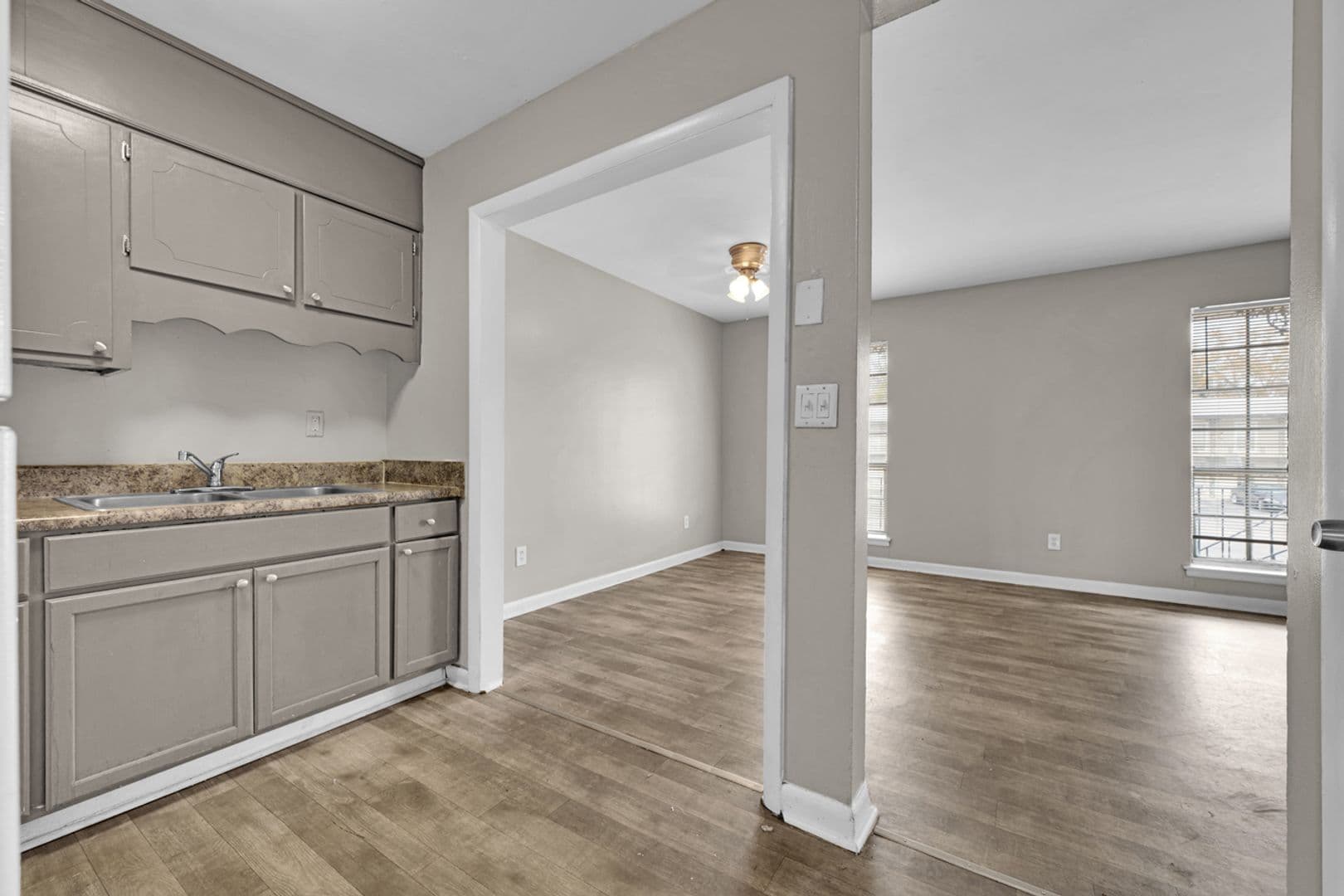 Birmingham House: 3221 Avenue S