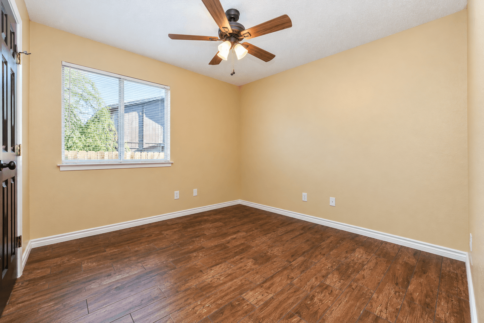 Killeen Apartment: 1147 Royal Crest Dr