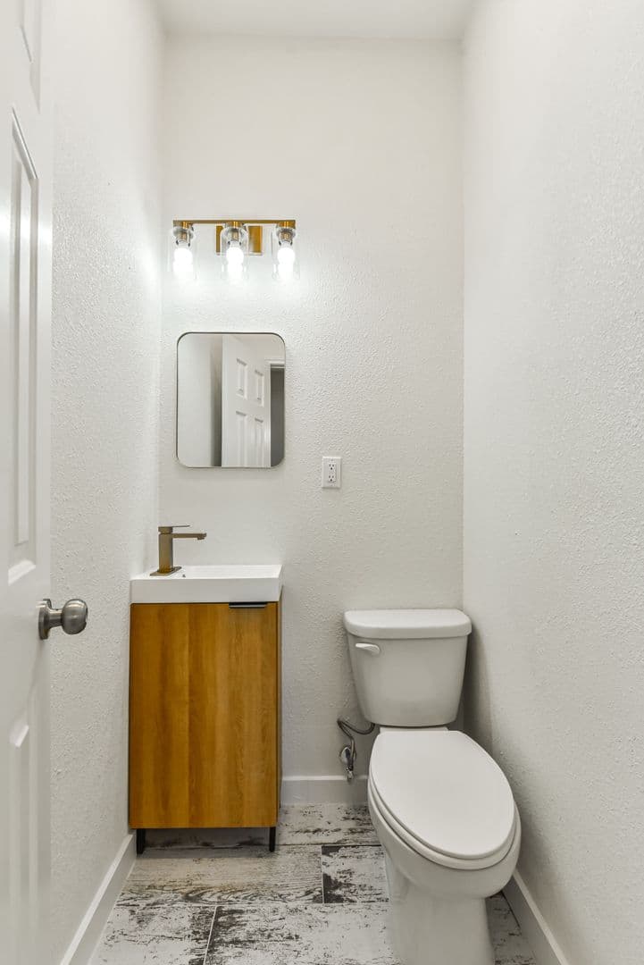 Salado House: 11055 Brewer Rd