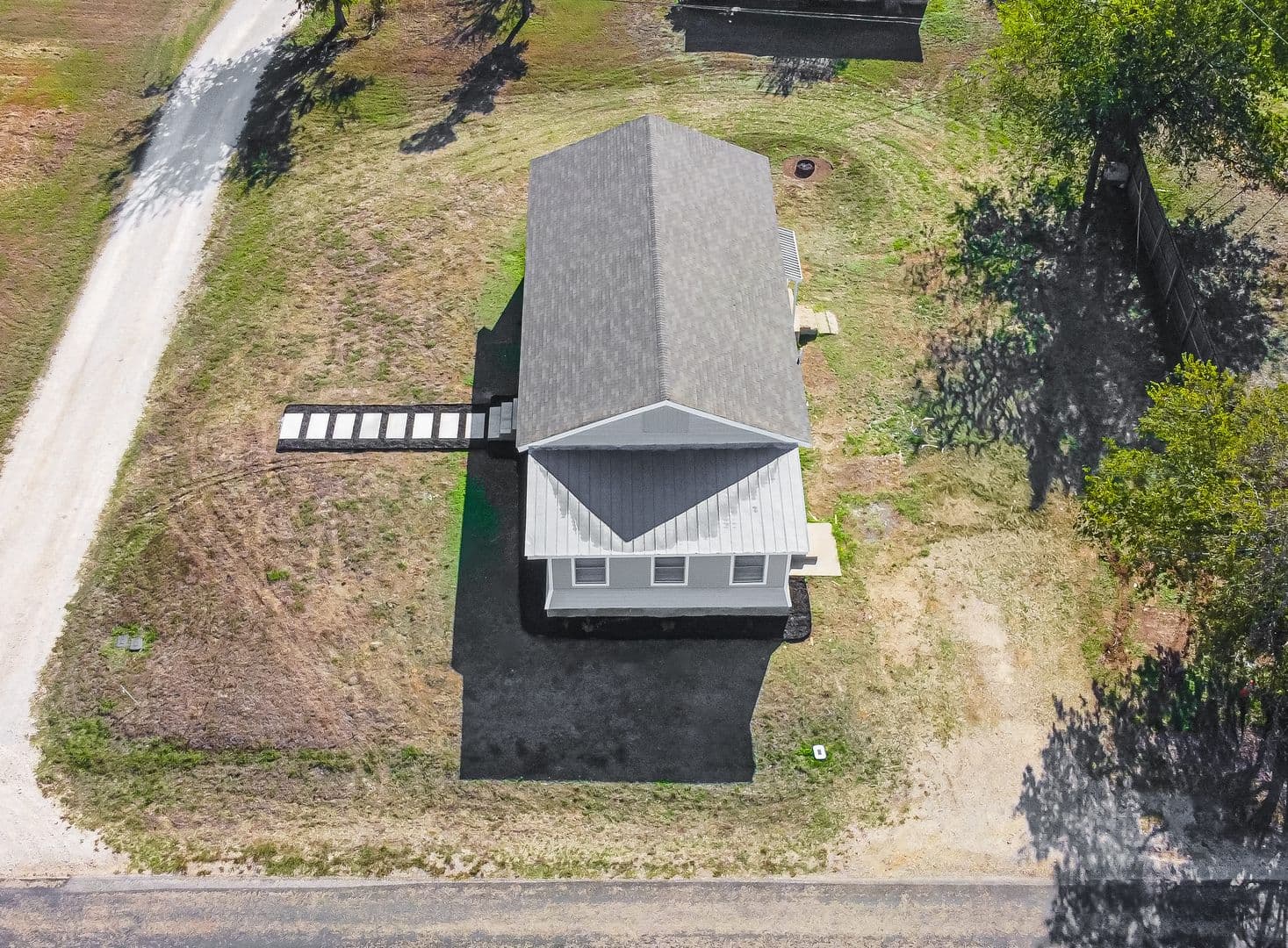 Salado House: 11055 Brewer Rd