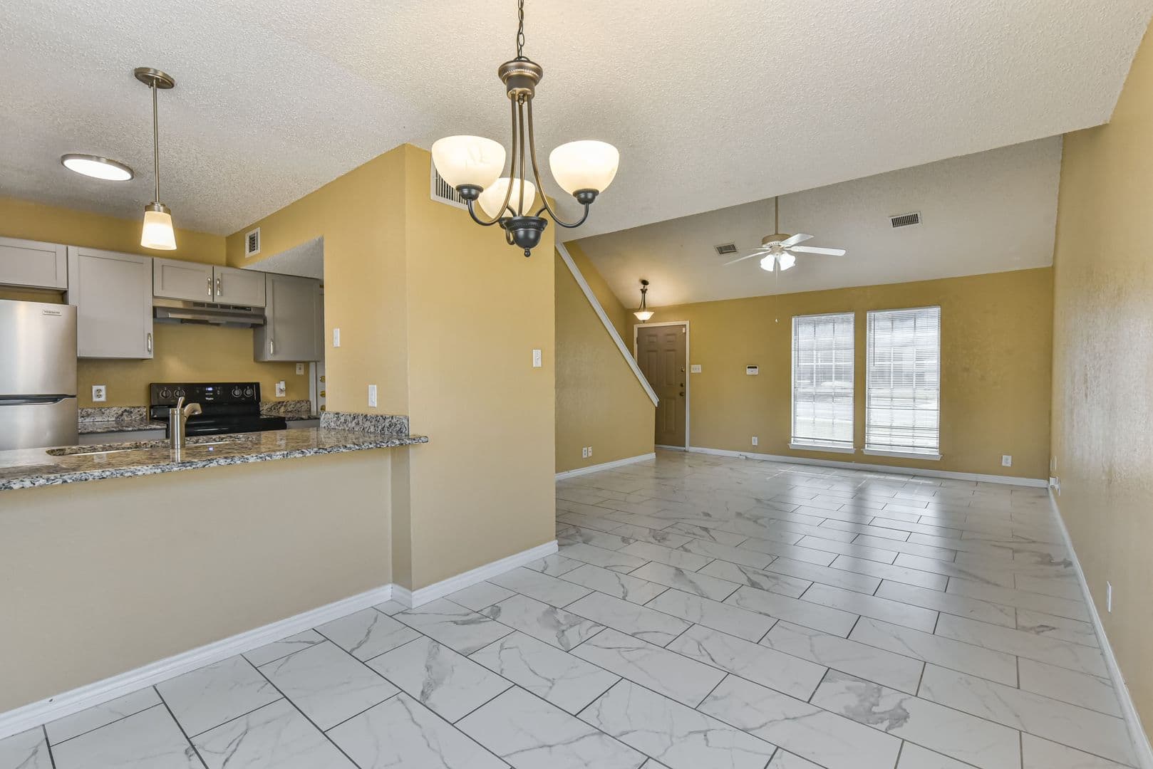 Killeen House: 2307 Lazy Ridge Dr