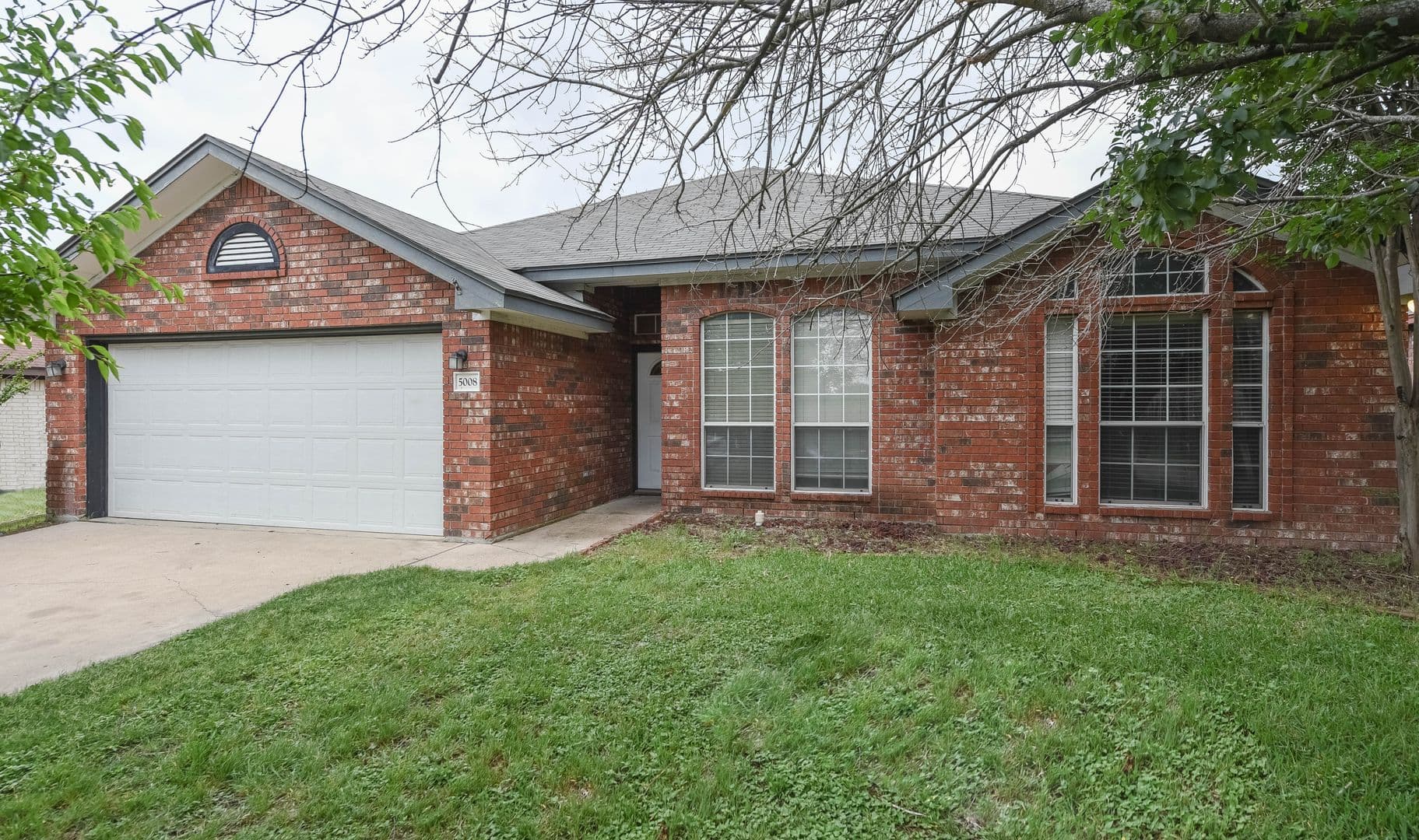Killeen House: 5008 Leaning Oak Dr