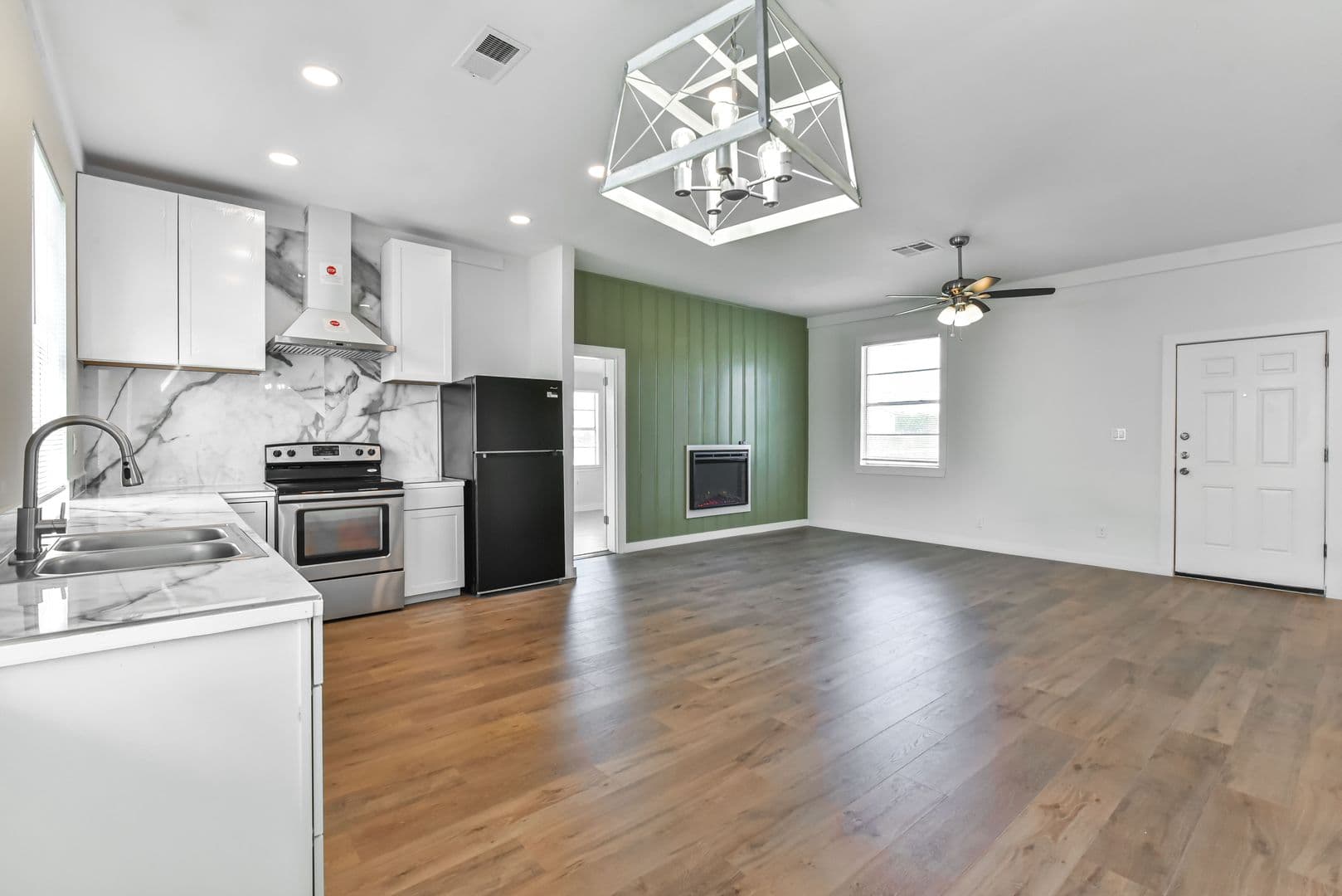 Salado House: 11055 Brewer Rd