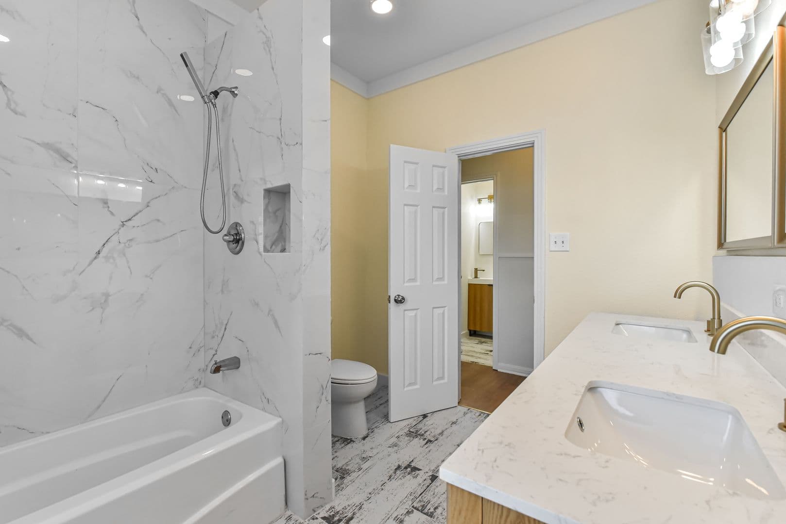 Salado House: 11055 Brewer Rd