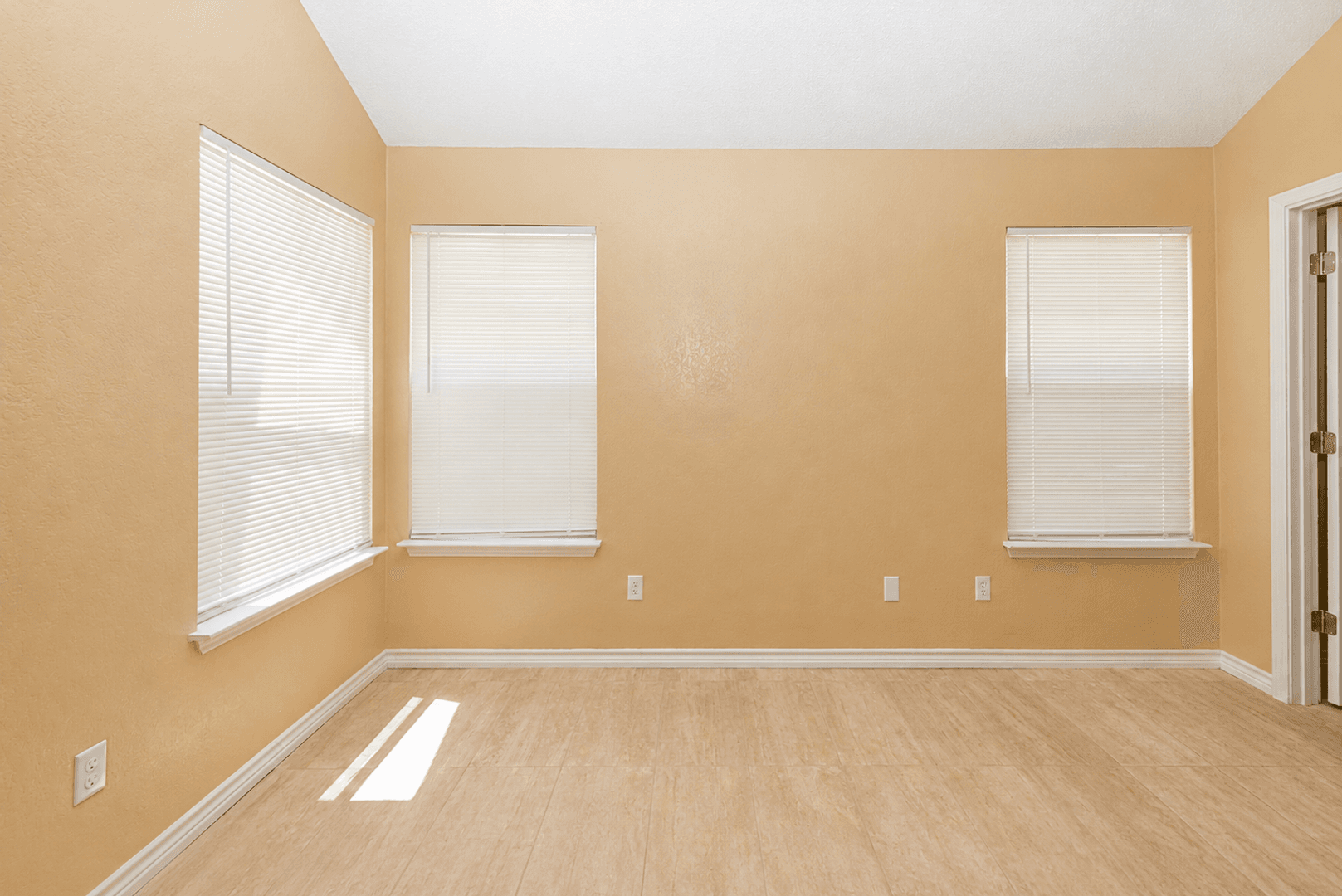 Killeen House: 2308 Woodlands Dr