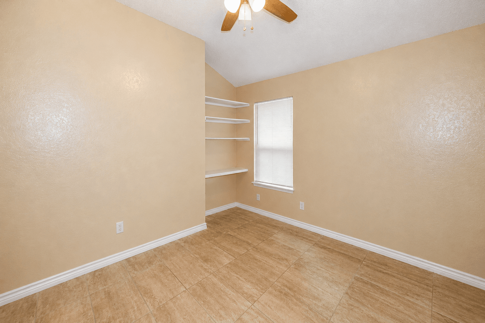 Killeen House: 2308 Woodlands Dr