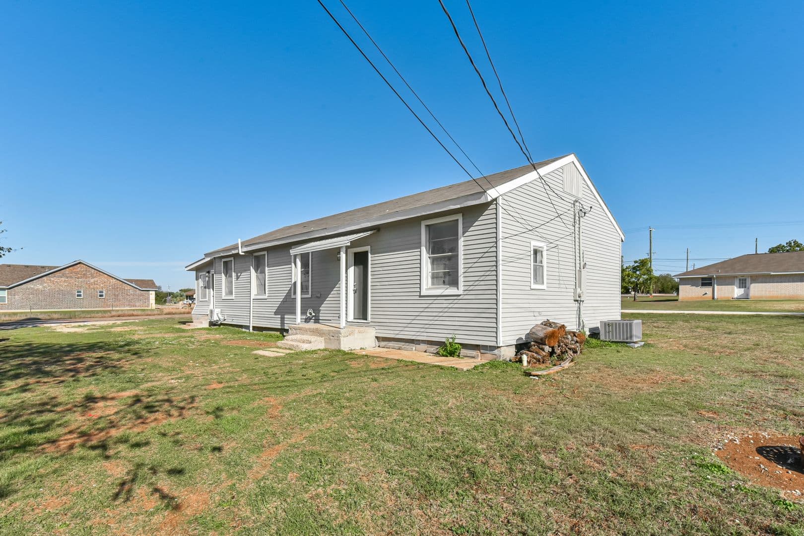 Salado House: 11055 Brewer Rd