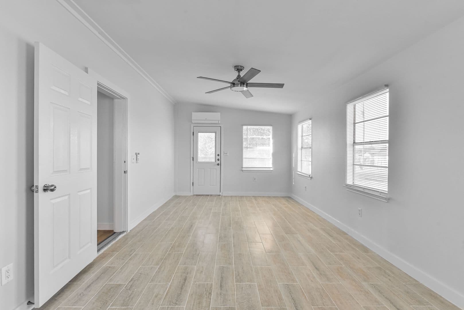 Salado House: 11055 Brewer Rd
