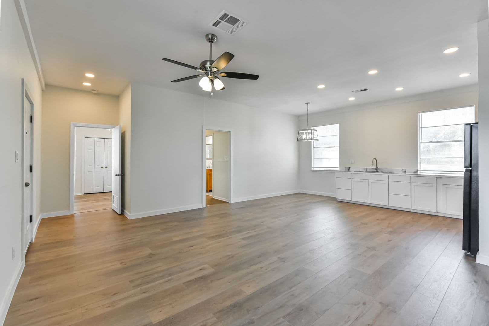 Salado House: 11055 Brewer Rd