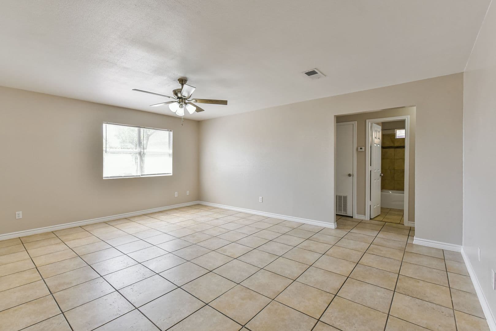 Killeen House: 4406 Stallion Dr