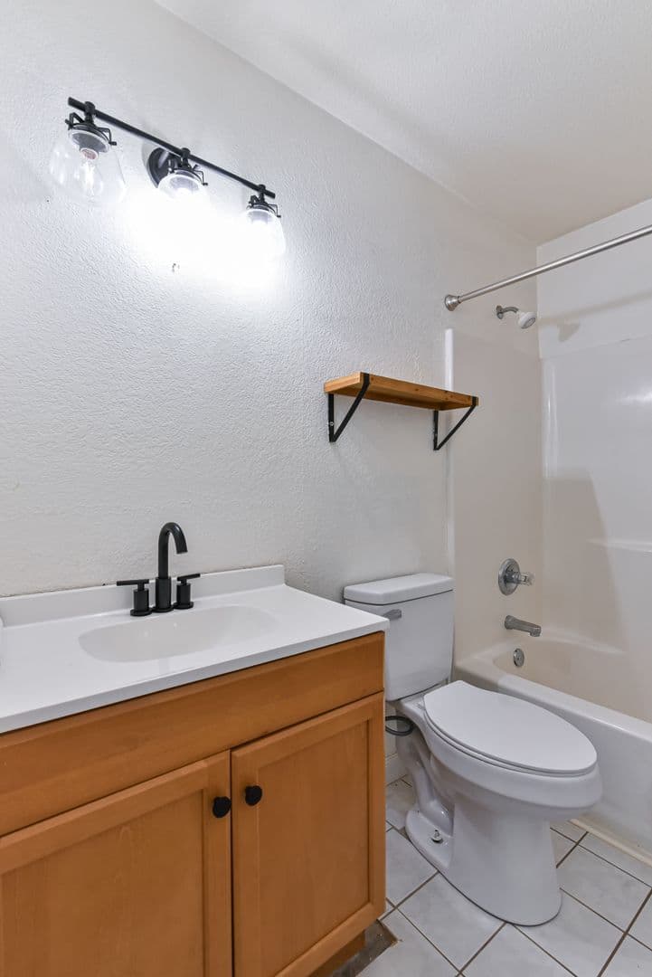 Killeen House: R4413 Blueduck Dr