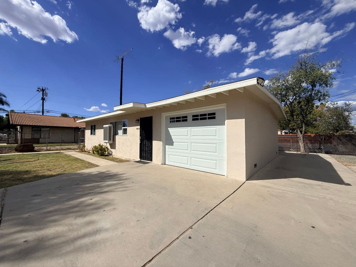 Moreno Valley House: 23890 Hemlock Ave