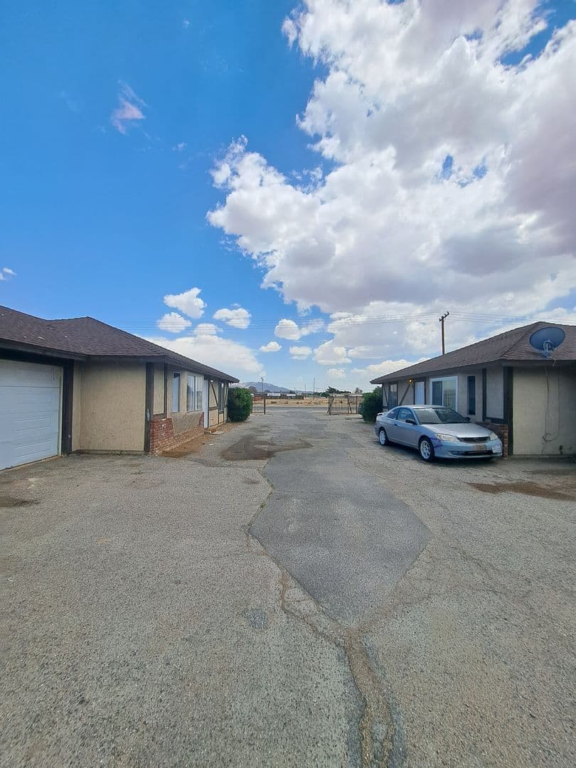 Apple Valley Apartment: 12222 Kiowa Rd
