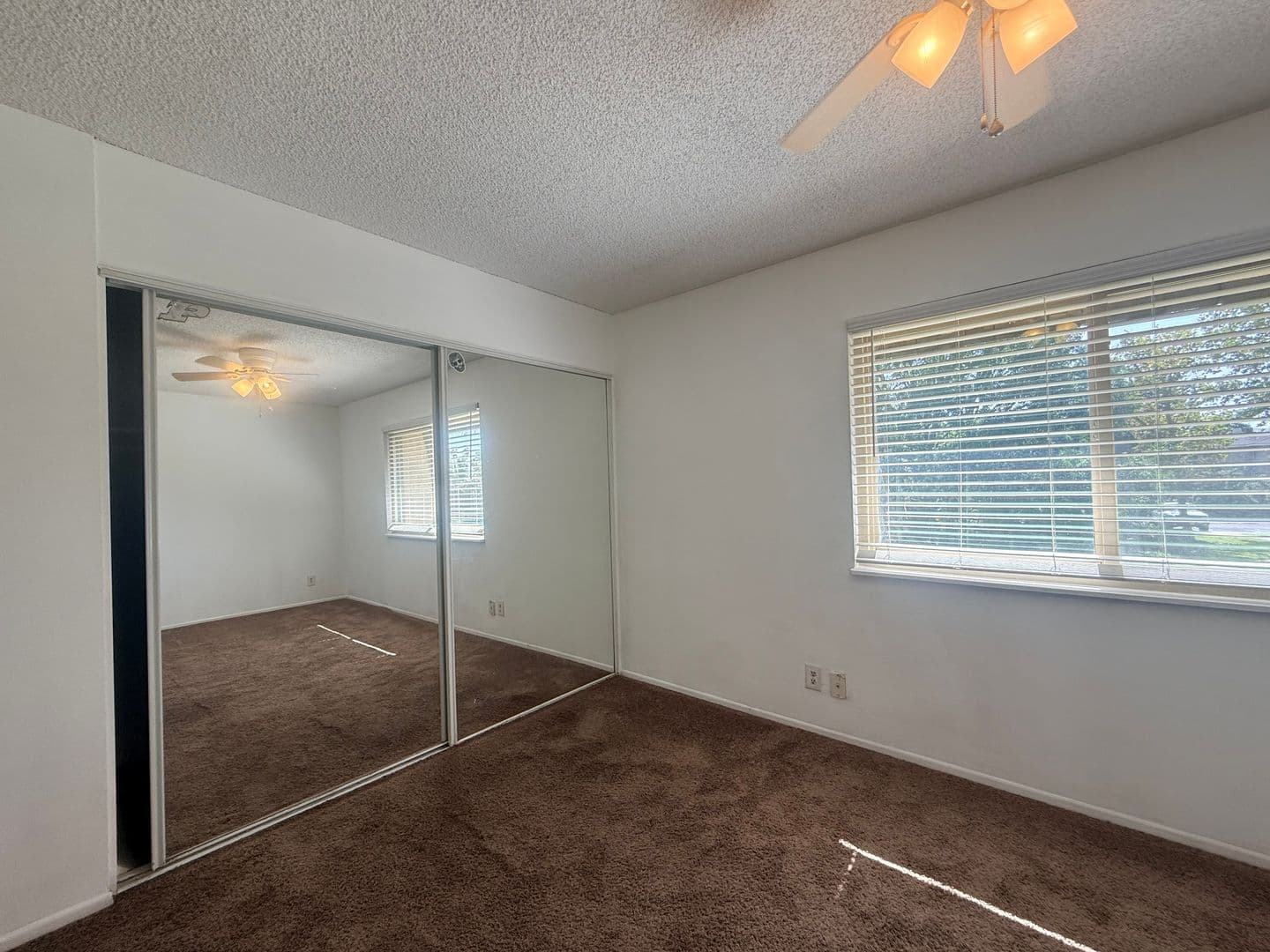 Riverside House: 10570 White Oak Dr