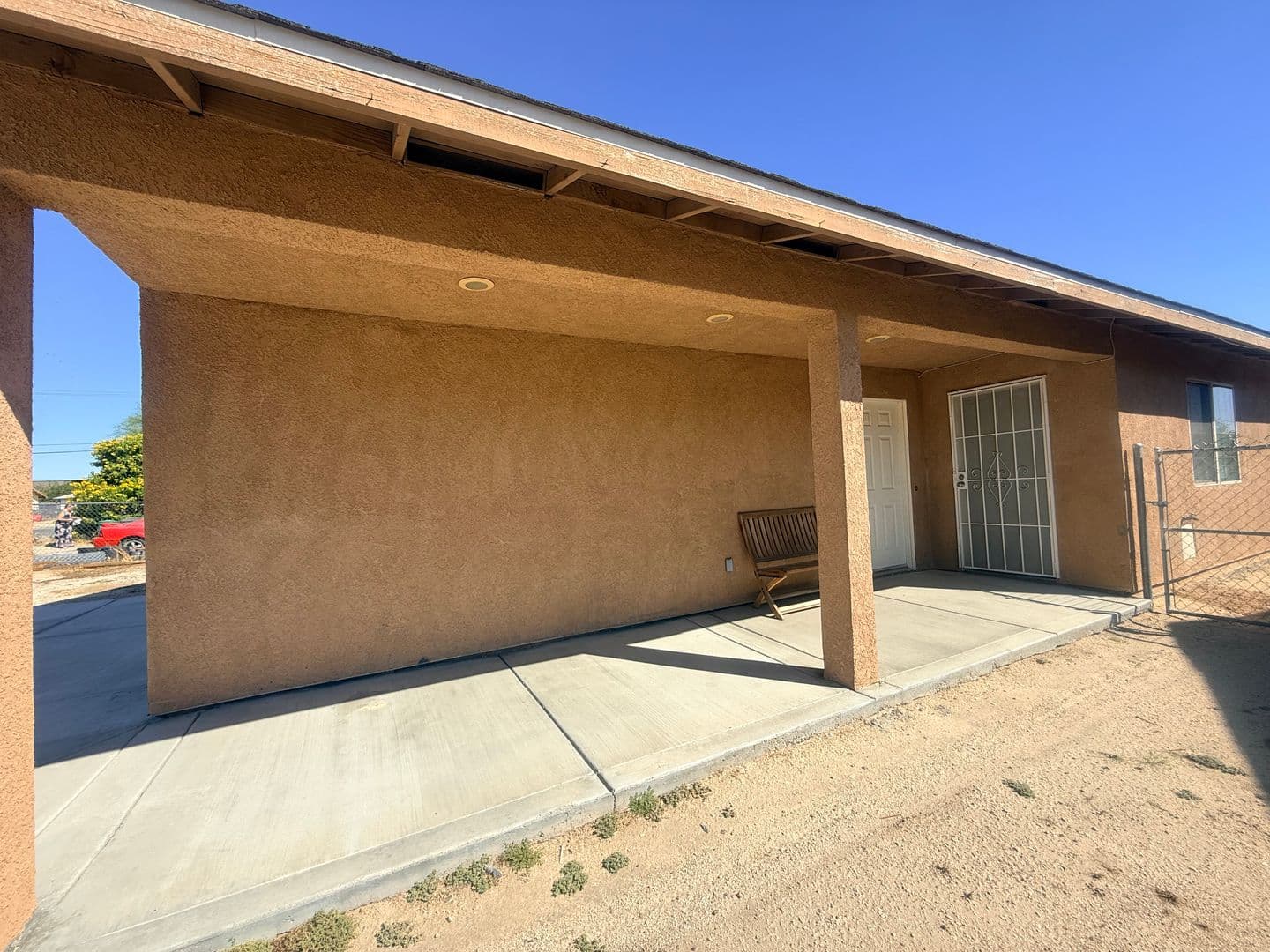 TwentyNine Palms House: 6627 Smoketree Avenue