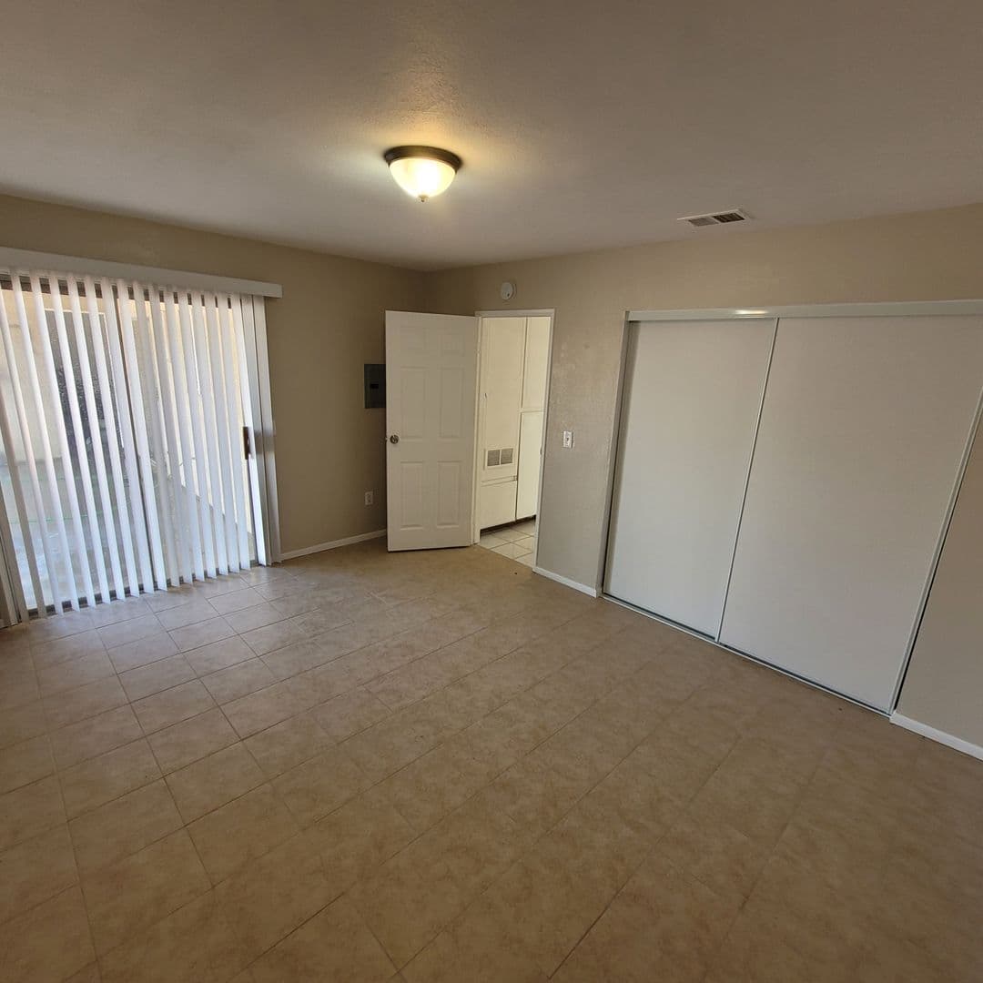 Apple Valley Apartment: 12222 Kiowa Rd
