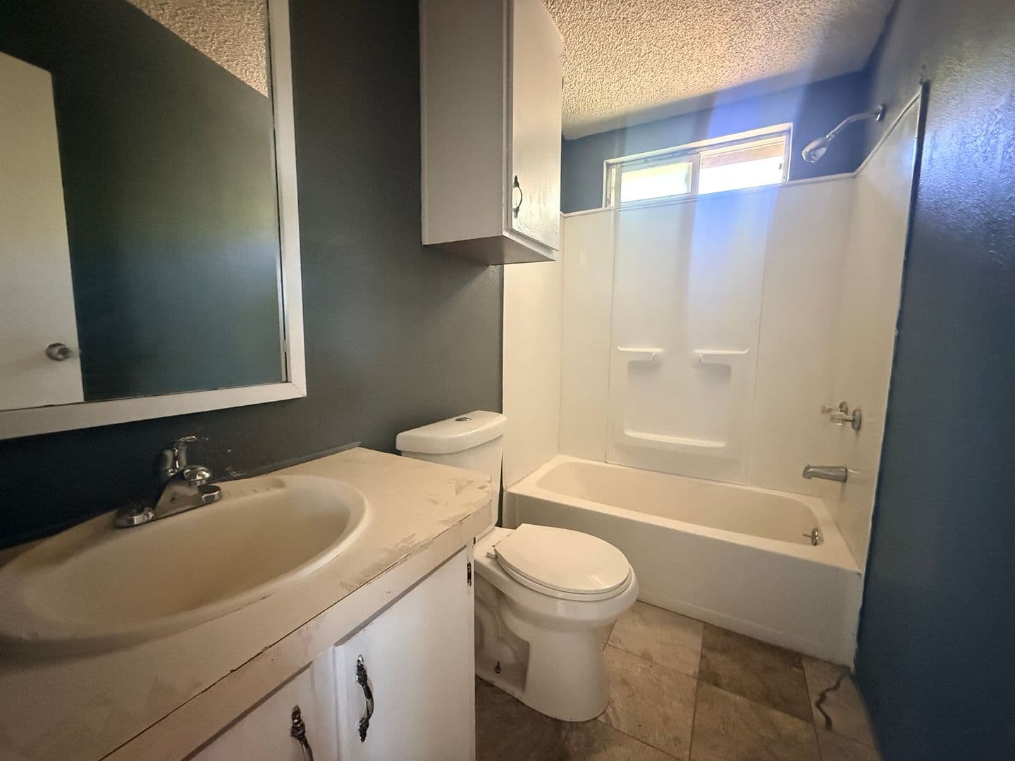Perris House: 27107 Read St