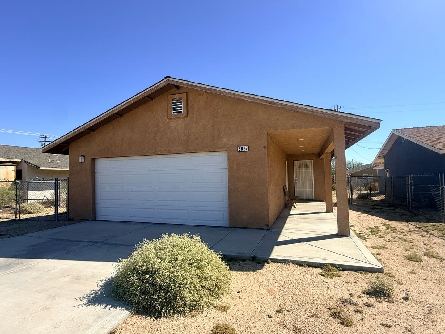 TwentyNine Palms House: 6627 Smoketree Avenue