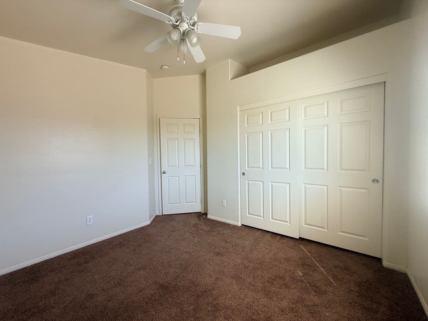 TwentyNine Palms House: 6627 Smoketree Avenue