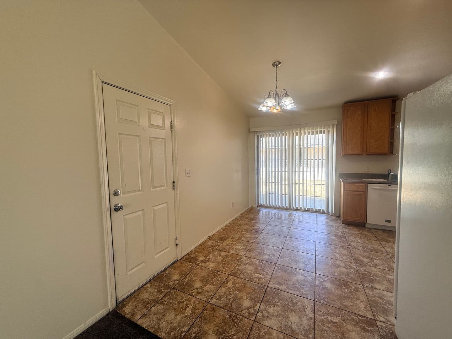 TwentyNine Palms House: 6627 Smoketree Avenue