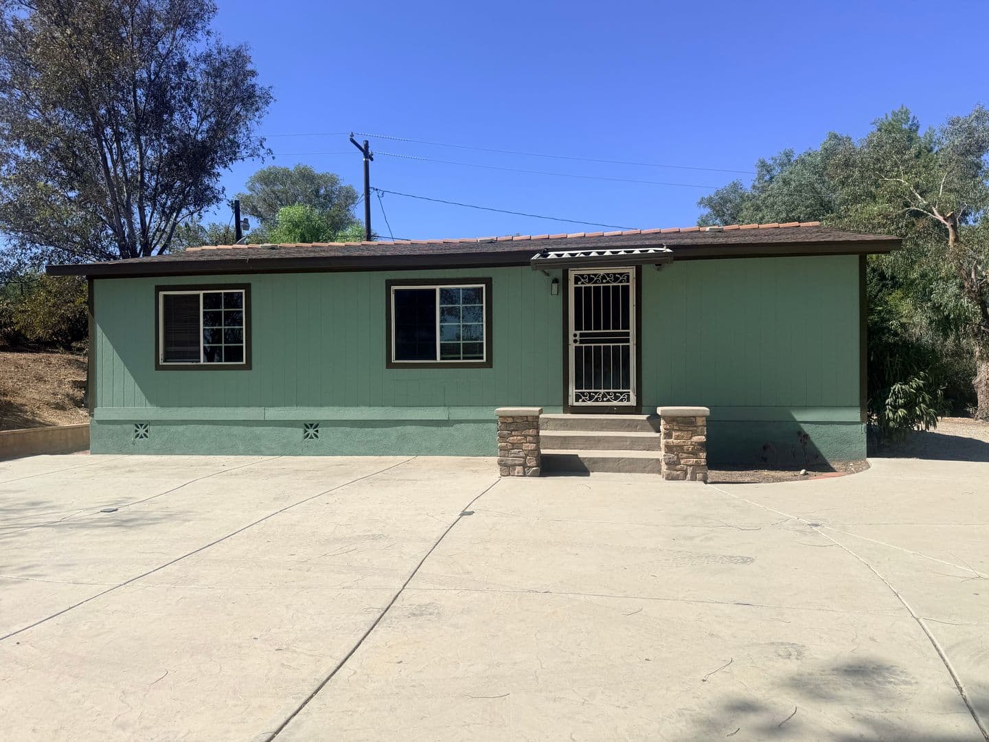 Perris House: 27107 Read St