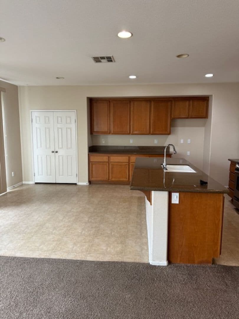 BEAUMONT House: 1577 LELAND