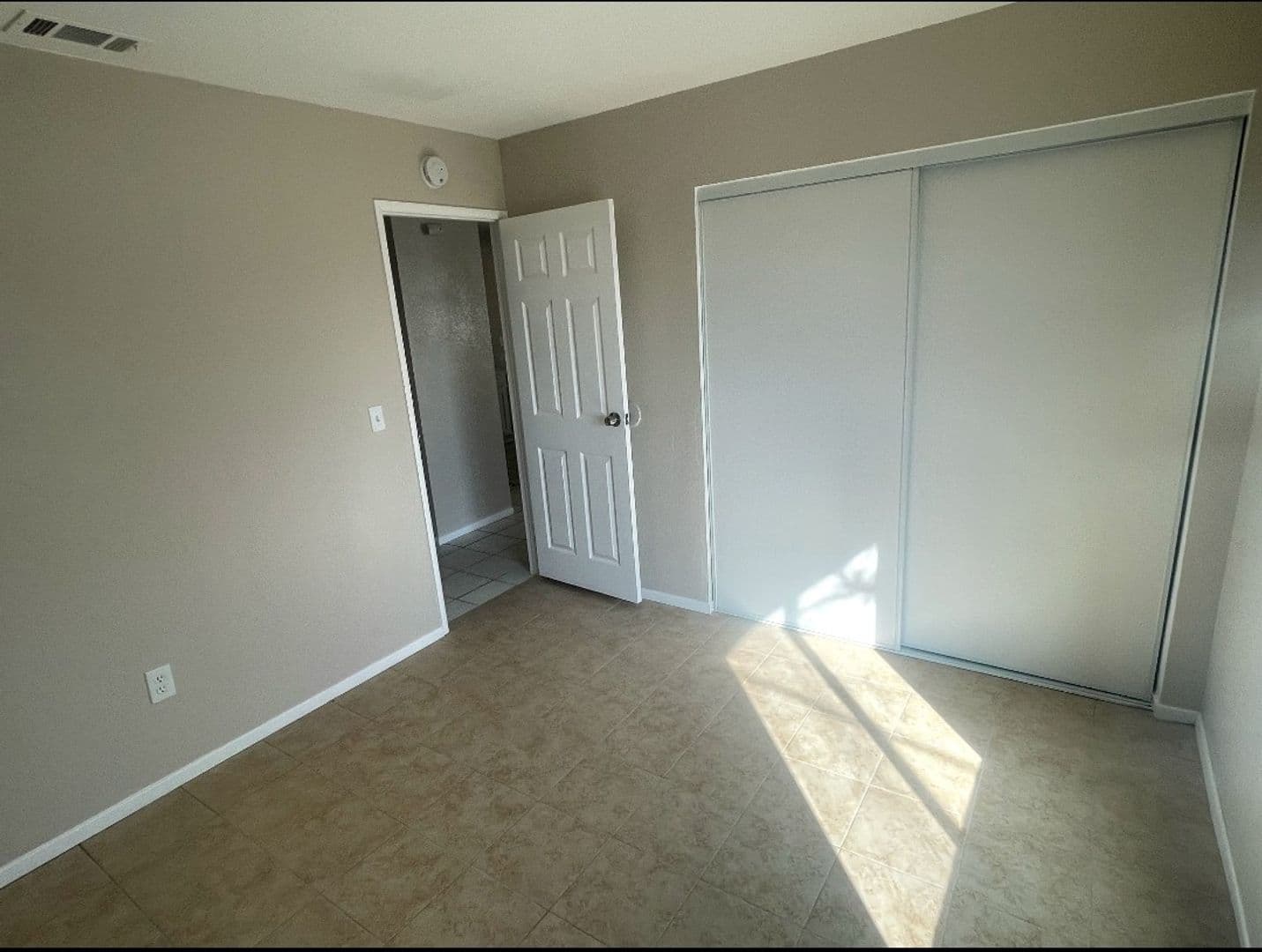 Apple Valley Apartment: 12222 Kiowa Rd