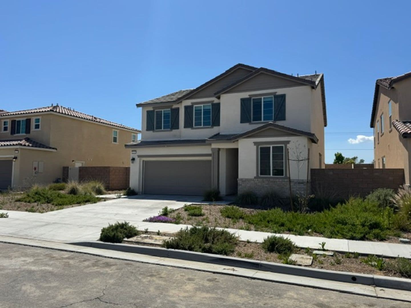 Hemet House: 2767 Moonshimmer St