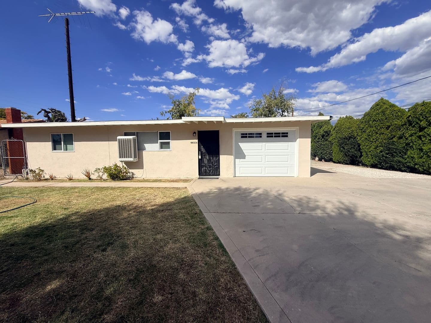 Moreno Valley House: 23890 Hemlock Ave