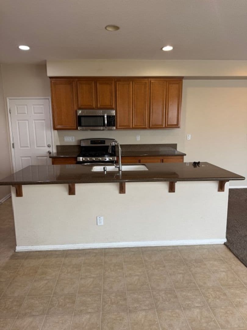 BEAUMONT House: 1577 LELAND