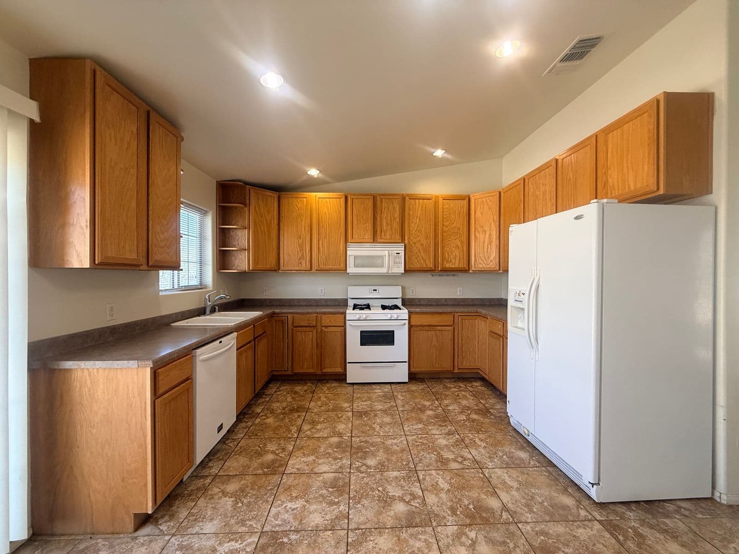 TwentyNine Palms House: 6627 Smoketree Avenue