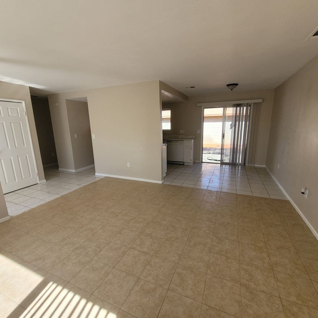 Apple Valley Apartment: 12222 Kiowa Rd