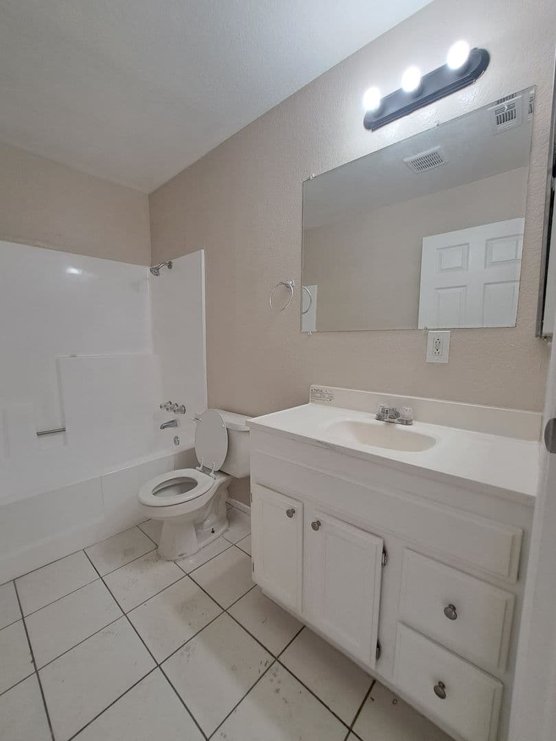 Apple Valley Apartment: 12222 Kiowa Rd