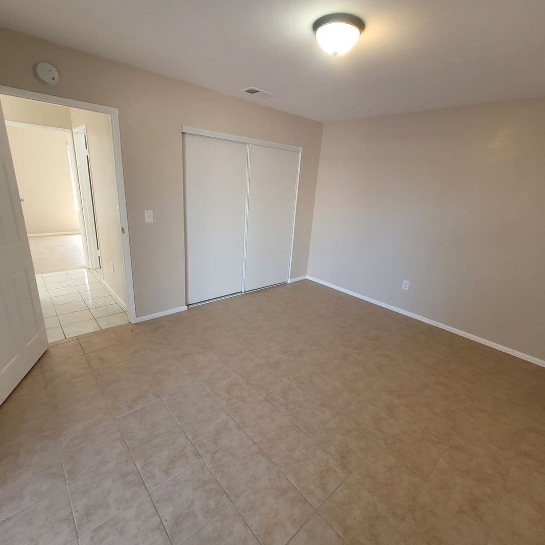 Apple Valley Apartment: 12222 Kiowa Rd