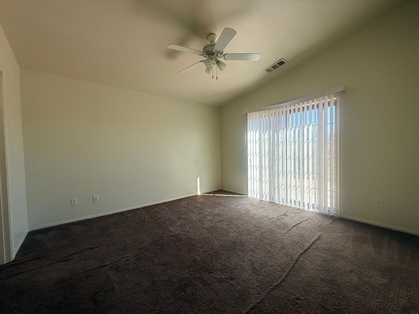 TwentyNine Palms House: 6627 Smoketree Avenue
