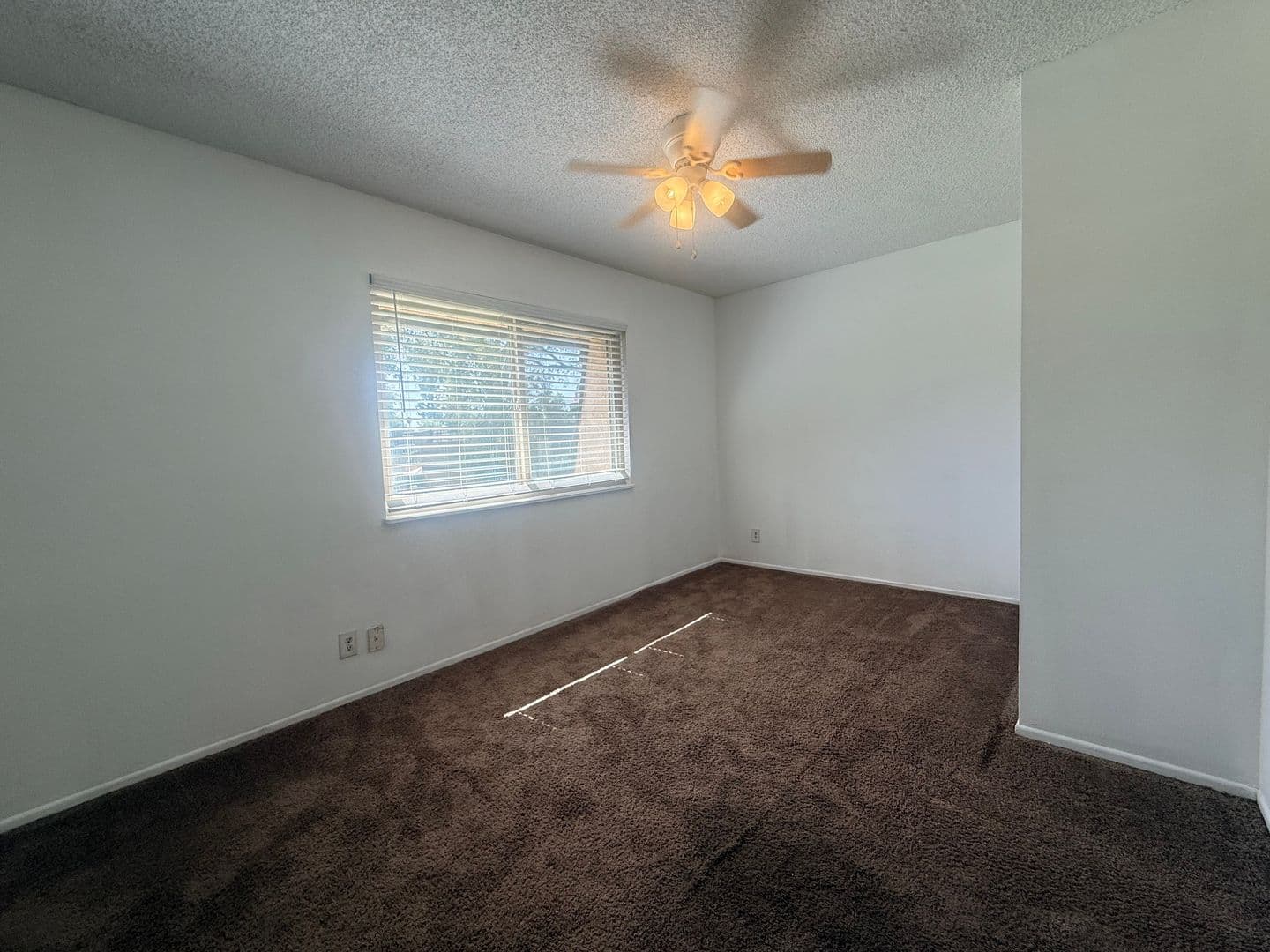 Riverside House: 10570 White Oak Dr