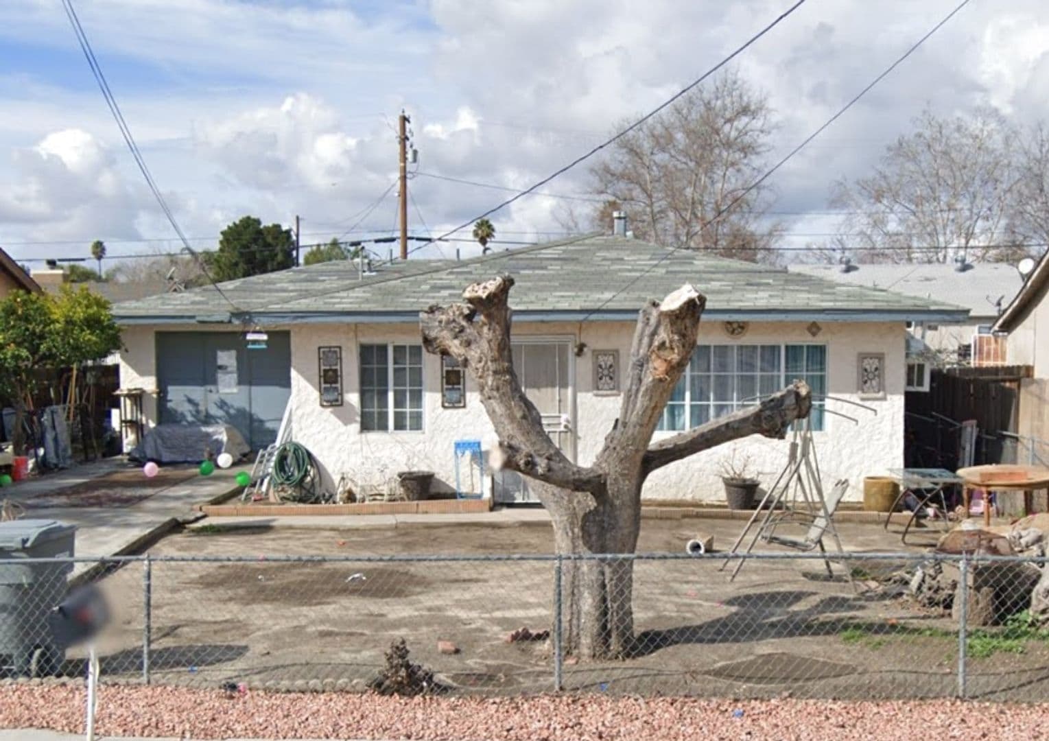 San Jacinto House: 498 S Vernon